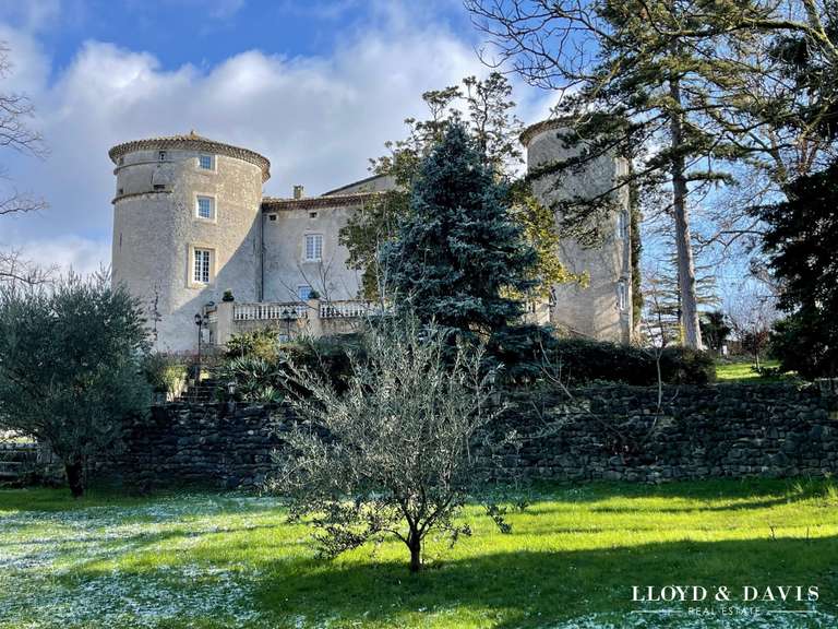 Castle Chomérac - 16 bedrooms - 1560m²