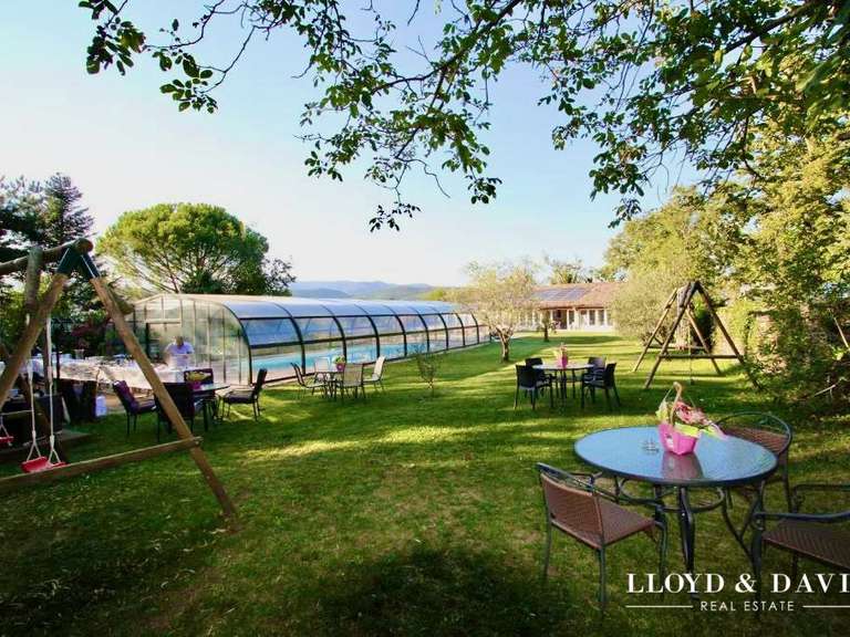 Castle Chomérac - 16 bedrooms - 1560m²