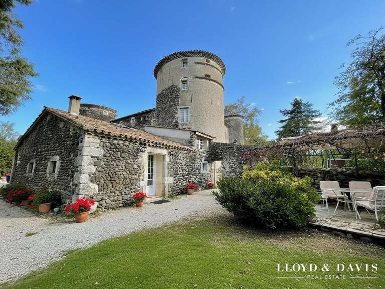 Castle Chomérac - 16 bedrooms - 1560m²