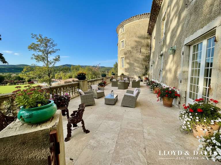 Castle Chomérac - 16 bedrooms - 1560m²