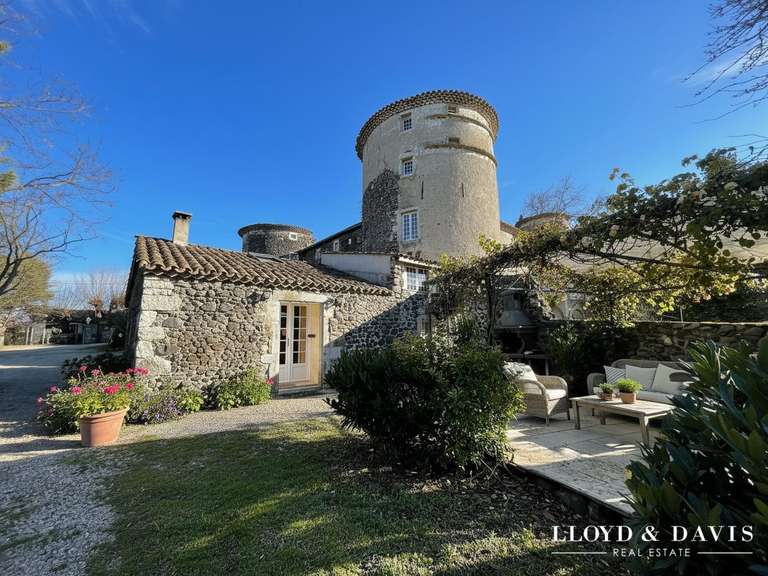 Castle Chomérac - 16 bedrooms - 1560m²
