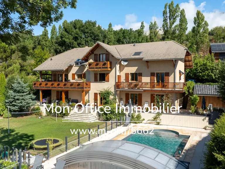 Maison Chorges - 10 chambres - 400m²