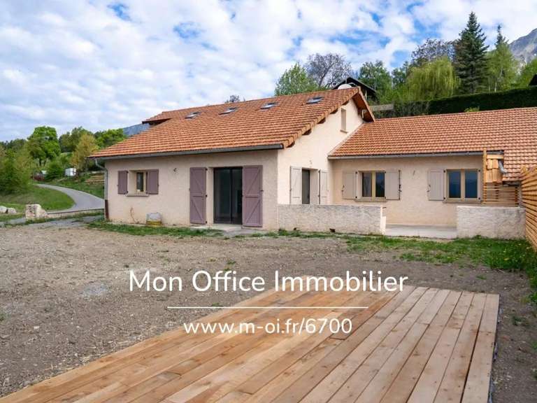 Maison Chorges - 5 chambres - 190m²