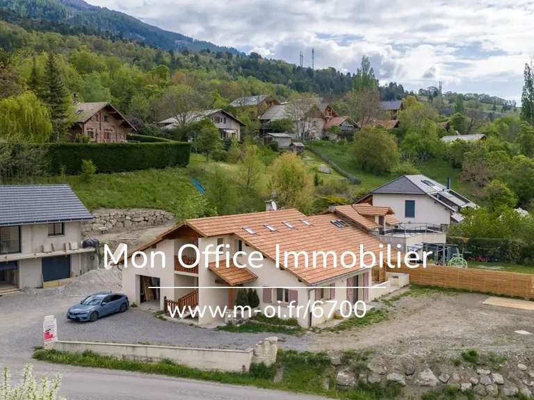 Maison Chorges - 5 chambres - 190m²
