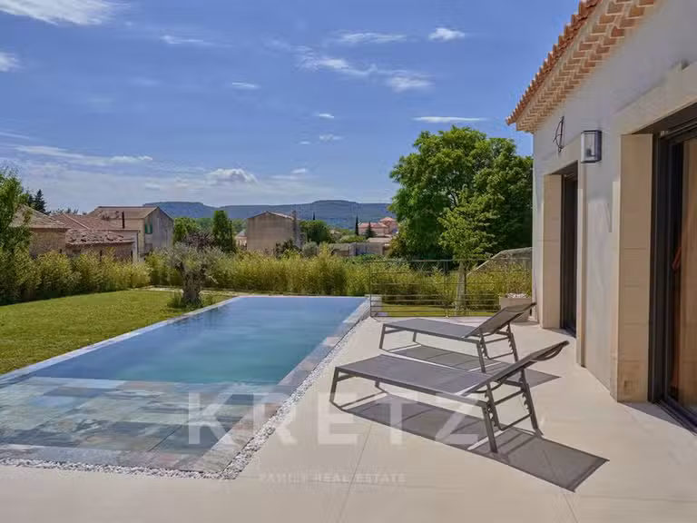 House Chusclan - 4 bedrooms - 190m²