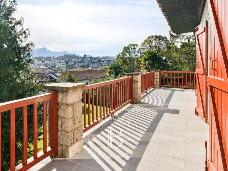 Maison Ciboure - 8 chambres - 300m²