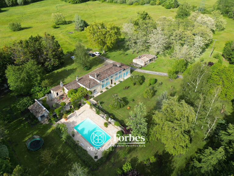 Maison Civrac-de-Blaye - 7 chambres - 298m²
