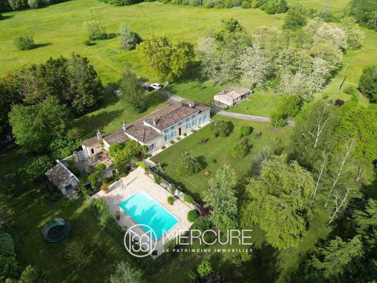 Maison Civrac-de-Blaye - 7 chambres - 320m²