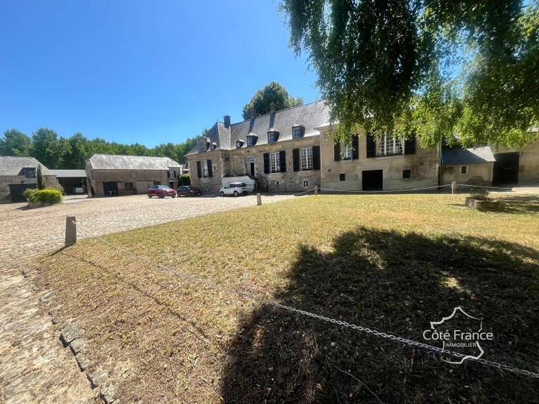 Maison Clacy-et-Thierret - 8 chambres - 278m²