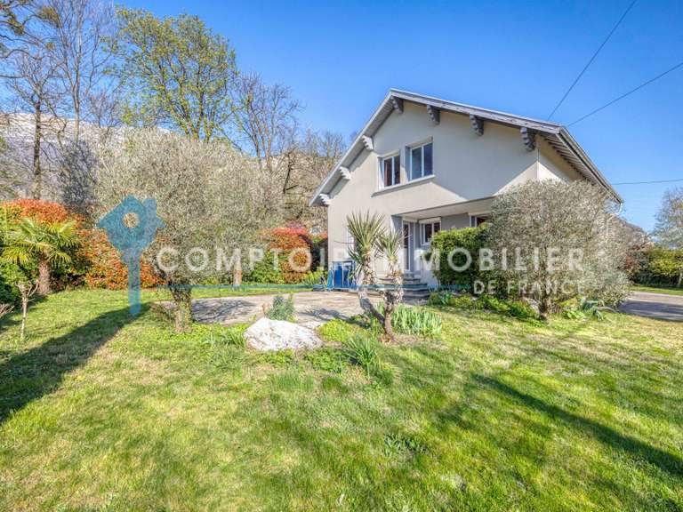 House Claix - 6 bedrooms - 180m²