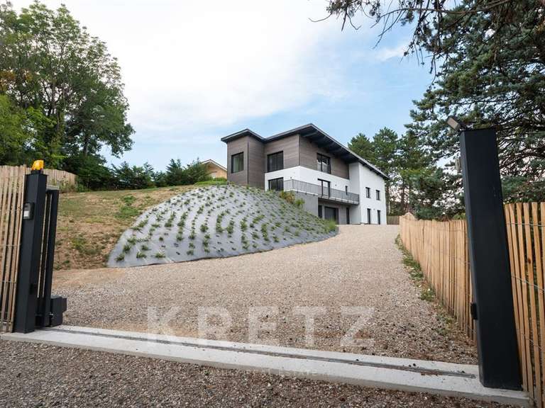 Maison Claix - 248m²
