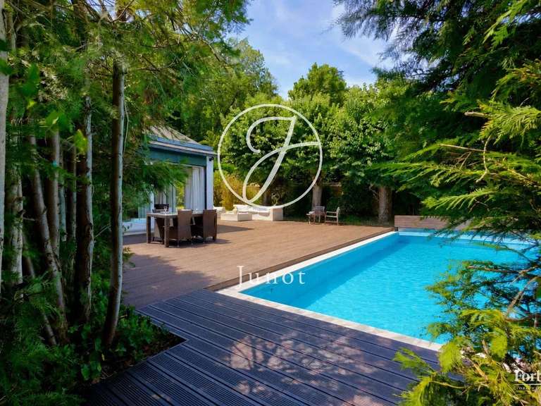 Maison Clamart - 6 chambres - 221m²
