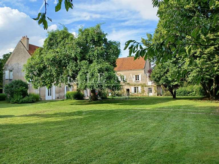 Castle Clamecy - 8 bedrooms - 470m²
