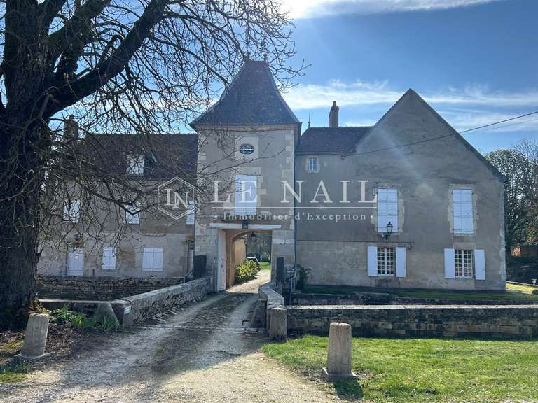 Castle Clamecy - 8 bedrooms - 470m²