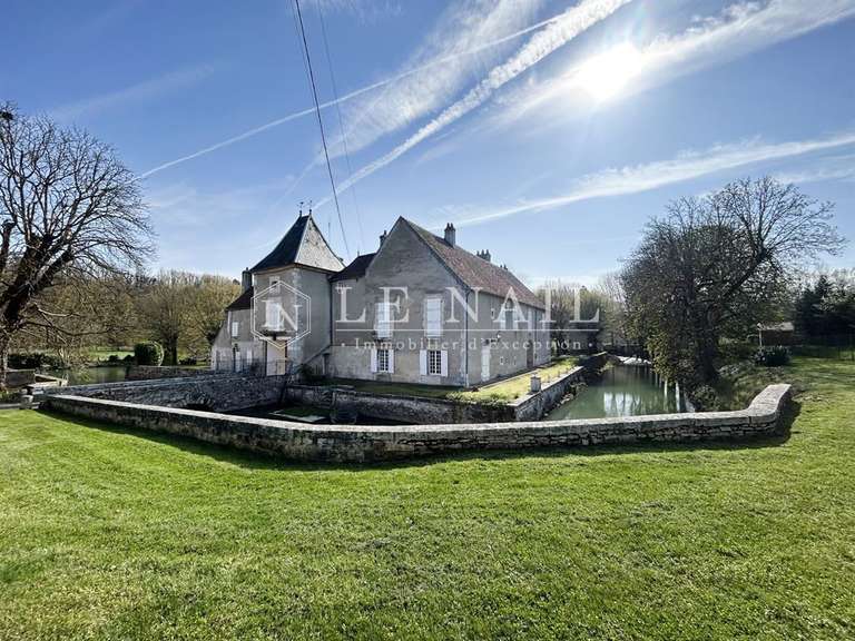 Castle Clamecy - 8 bedrooms - 470m²