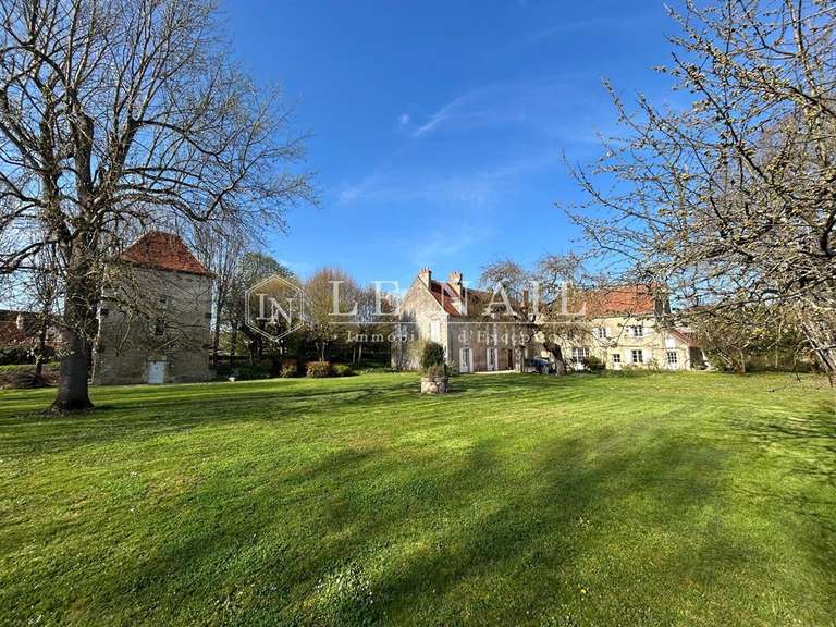Castle Clamecy - 8 bedrooms - 470m²