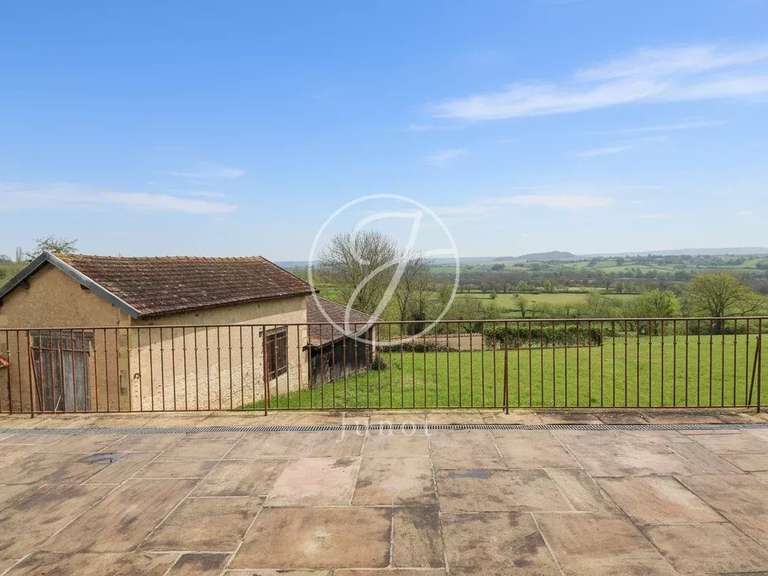 Maison Clamecy - 4 chambres - 300m²