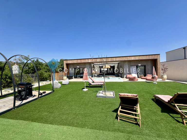 Maison Clarensac - 3 chambres - 120m²
