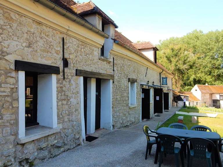 Propriété Claye-Souilly - 12 chambres - 1507m²