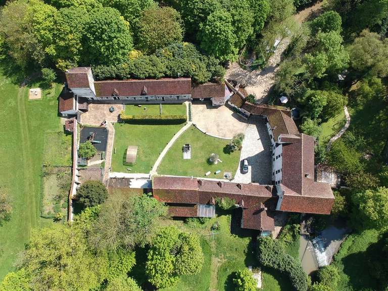 Propriété Claye-Souilly - 12 chambres - 1507m²