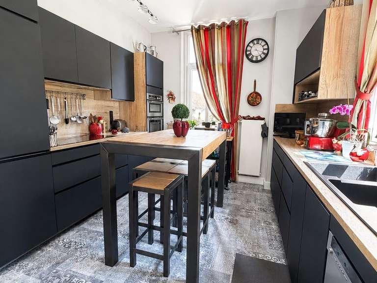 Maison Clermont - 7 chambres - 280m²