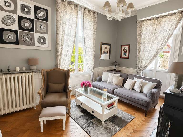 Maison Clermont - 7 chambres - 280m²