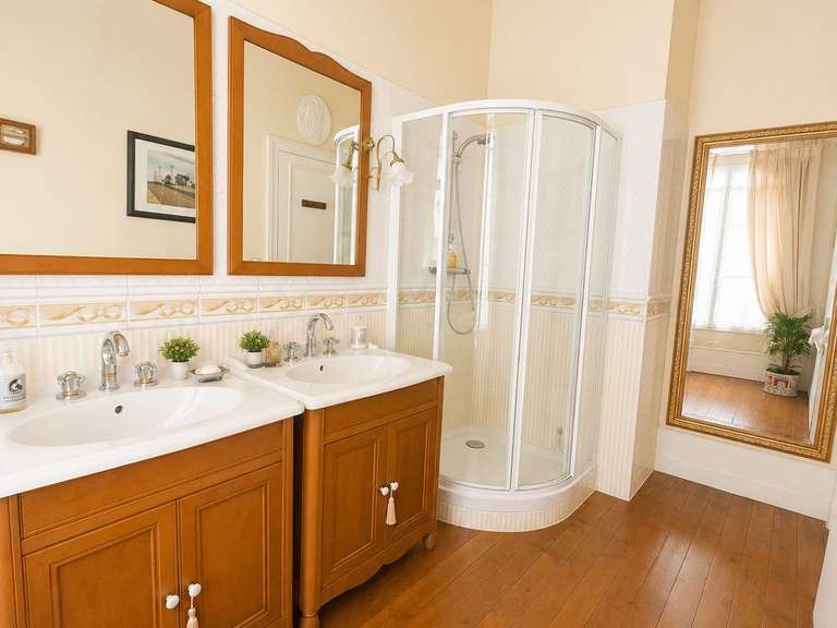 Maison Clermont - 7 chambres - 280m²