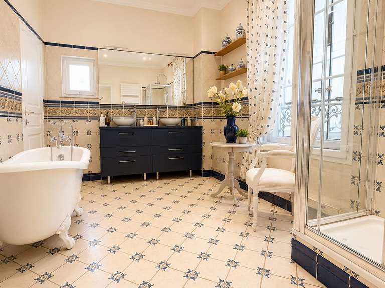 Maison Clermont - 7 chambres - 280m²