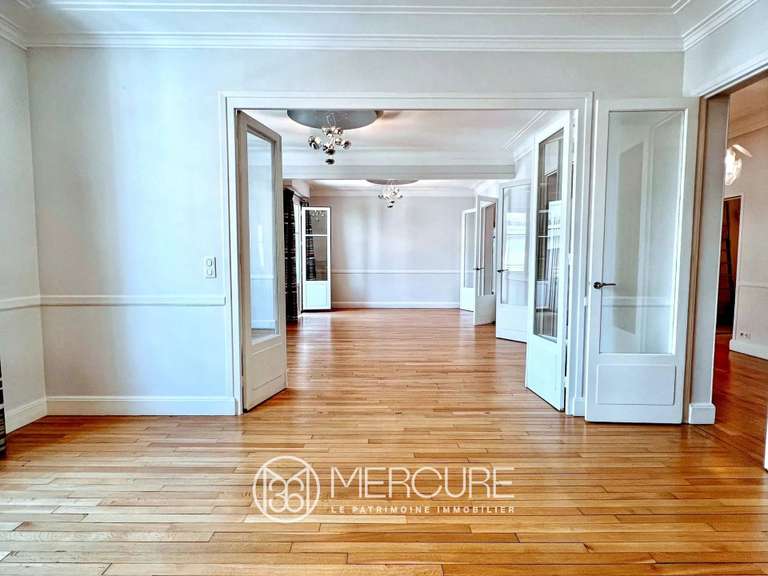 Appartement Clermont-Ferrand - 4 chambres - 200m²