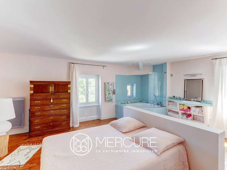 Maison Clermont-Ferrand - 4 chambres - 496m²