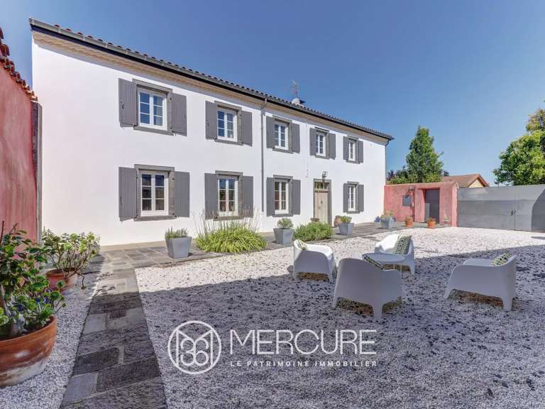 Maison Clermont-Ferrand - 4 chambres - 496m²