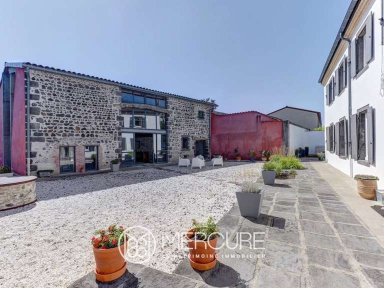 Maison Clermont-Ferrand - 4 chambres - 496m²