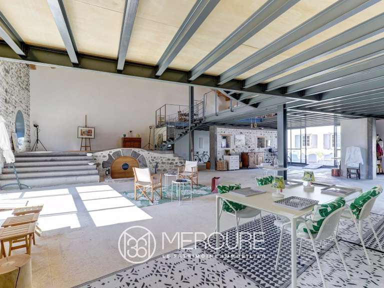 Maison Clermont-Ferrand - 4 chambres - 496m²