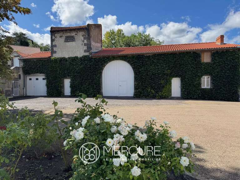 Maison Clermont-Ferrand - 4 chambres - 392m²