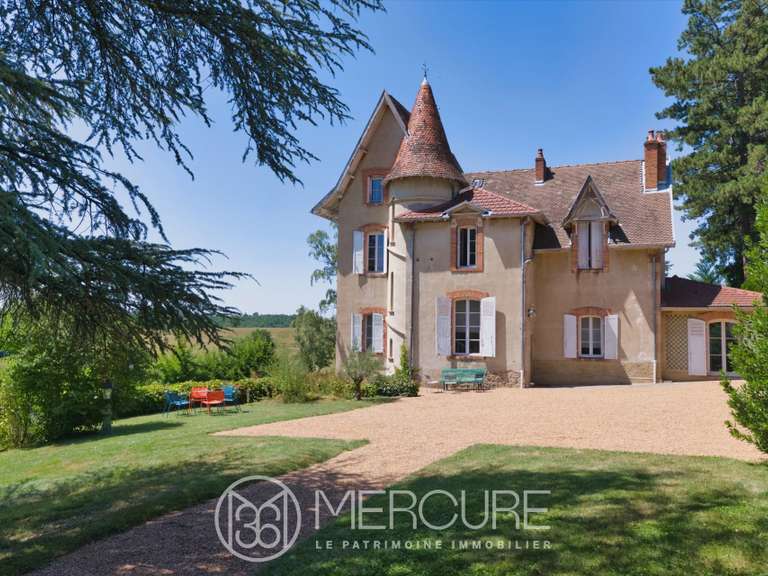 Manoir Clermont-Ferrand - 7 chambres - 350m²