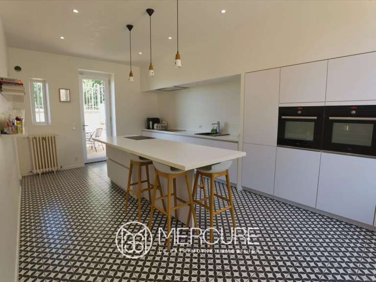 Manoir Clermont-Ferrand - 7 chambres - 400m²