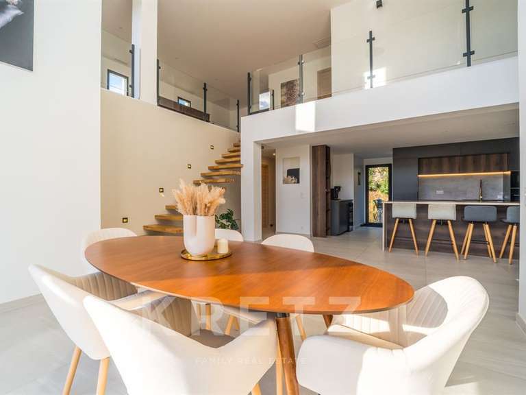 Maison Clermont-l'Hérault - 4 chambres - 230m²