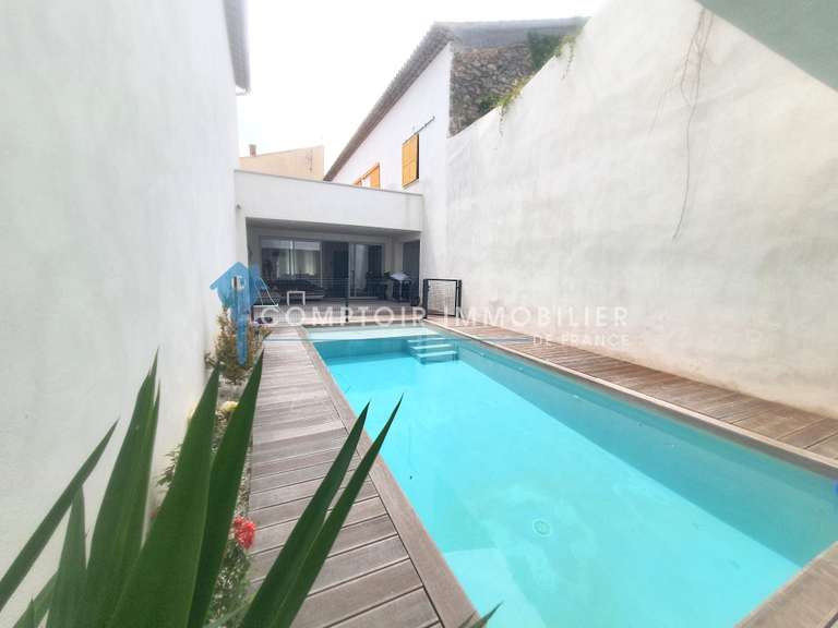 Maison Clermont-l'Hérault - 6 chambres - 300m²