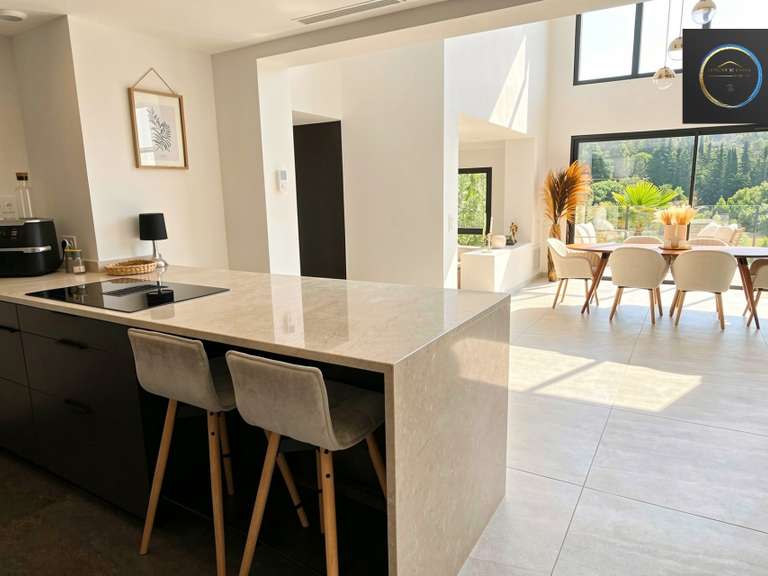 Villa Clermont-l'Hérault - 4 chambres - 230m²
