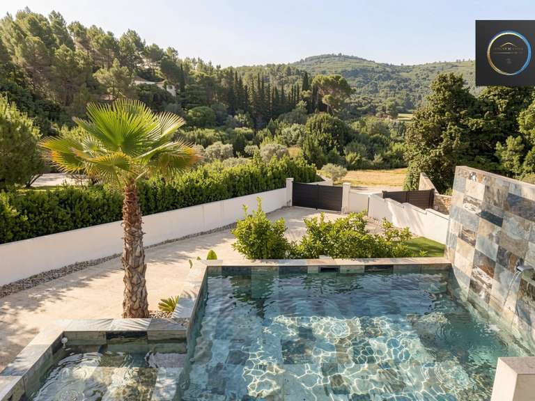 Villa Clermont-l'Hérault - 4 chambres - 230m²