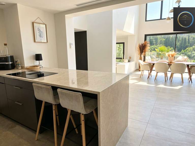 Villa Clermont-l'Hérault - 4 chambres - 230m²