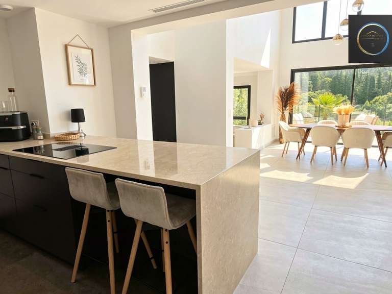 Villa Clermont-l'Hérault - 4 chambres - 230m²