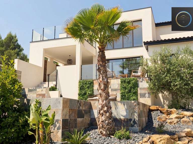 Villa Clermont-l'Hérault - 4 chambres - 230m²