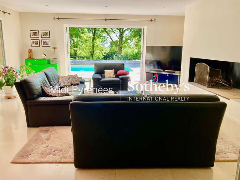 House Clermont-le-Fort - 4 bedrooms - 230m²