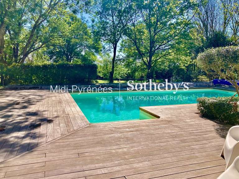 House Clermont-le-Fort - 4 bedrooms - 230m²