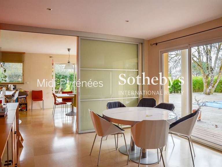 House Clermont-le-Fort - 4 bedrooms - 230m²