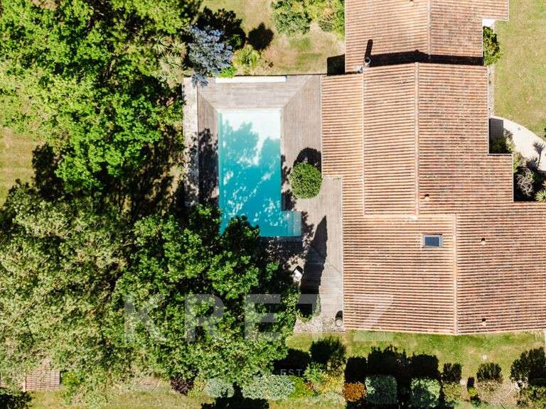 House Clermont-le-Fort - 229m²