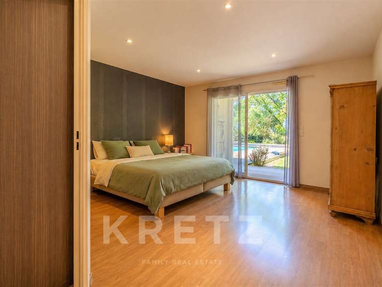 House Clermont-le-Fort - 229m²