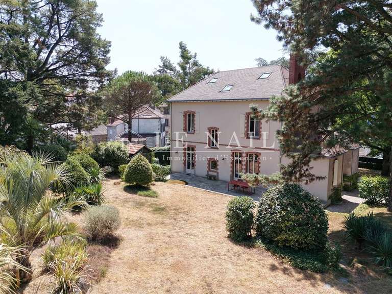 Maison Clisson - 6 chambres - 245m²