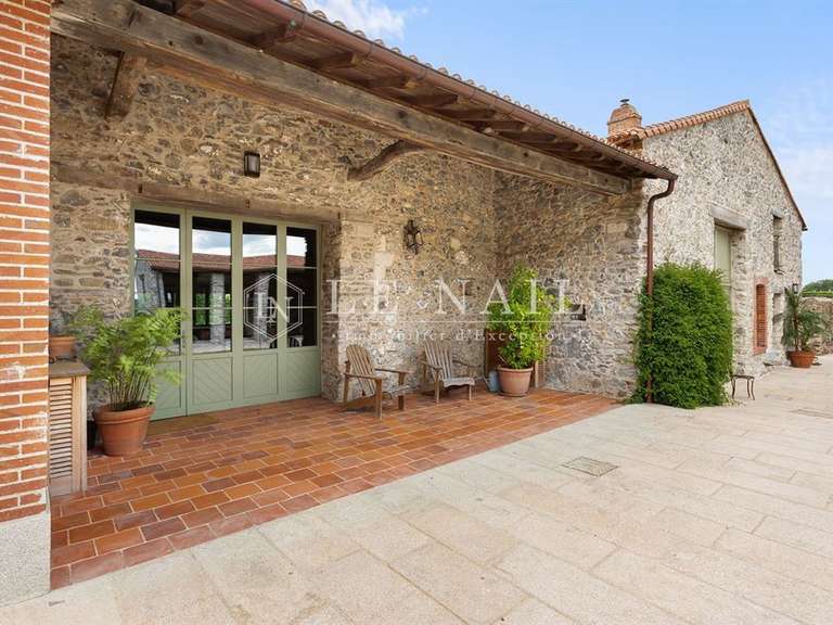 Propriété Clisson - 6 chambres - 320m²